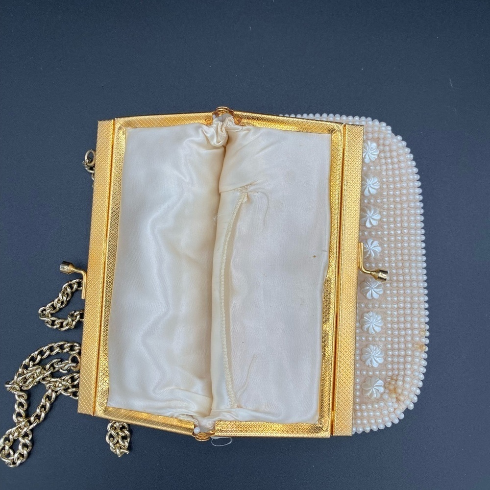Vintage Small Ivory Beaded Daisy evening bag Chain Strap Kiss Lock handmade - Picture 7 of 10
